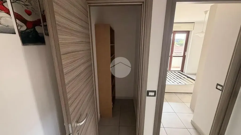 Esik - 2-Bedroom Apartment with Balcony in Torino