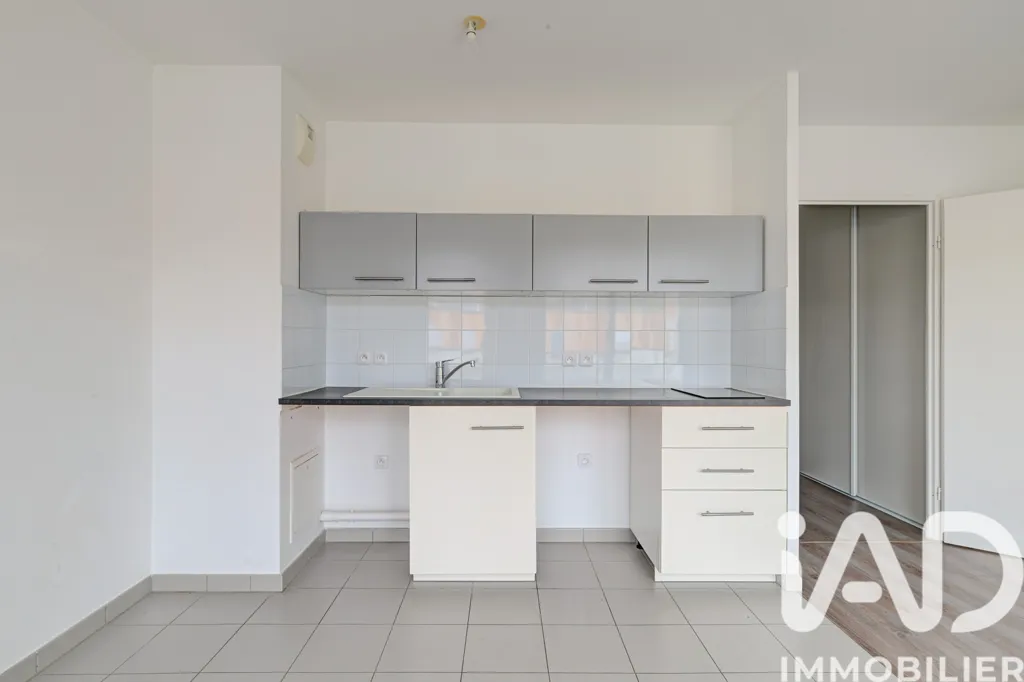 Cuisine - Studio Moderne avec Terrasse à Pomponne