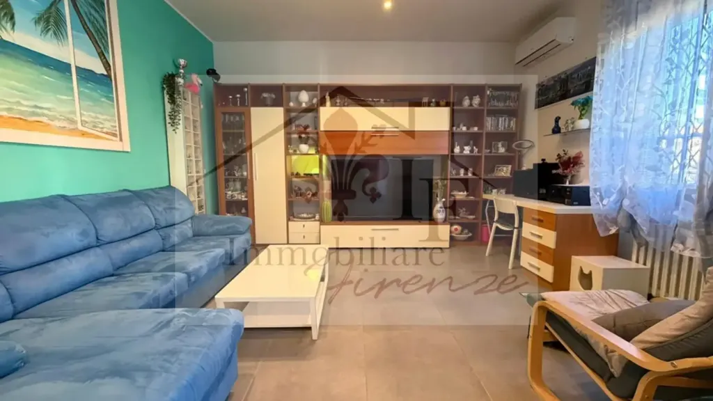 Séjour - Trilocale with Balcony in Florence