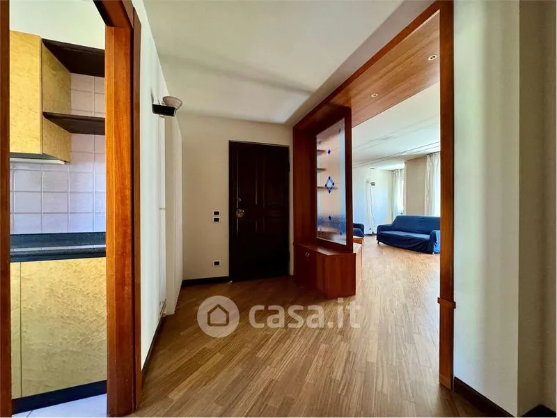Esik - 4-Room Apartment with Balcony in Novara