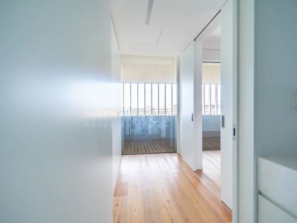 Entrée - Luxury Duplex Flat with Rooftop in Cascais