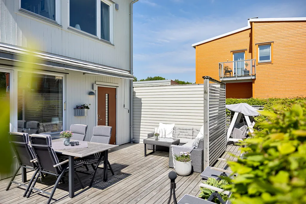 Terrasse - Terraced House with Garden in Tölö