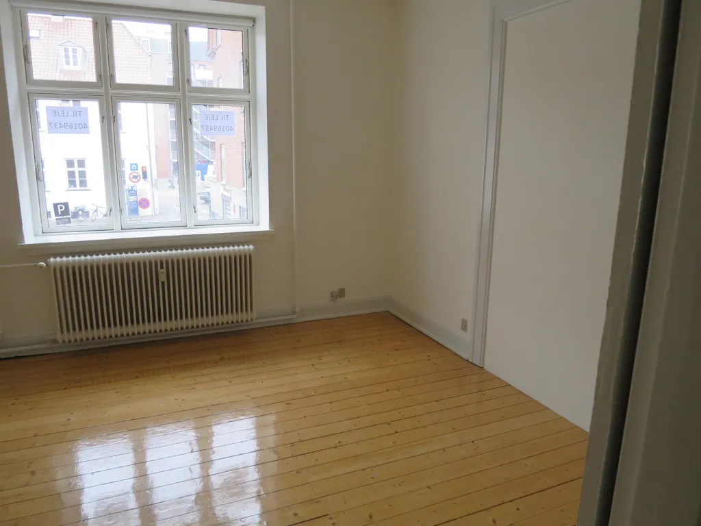 Pièces - Spacious Flat with 3 Rooms in Odense C