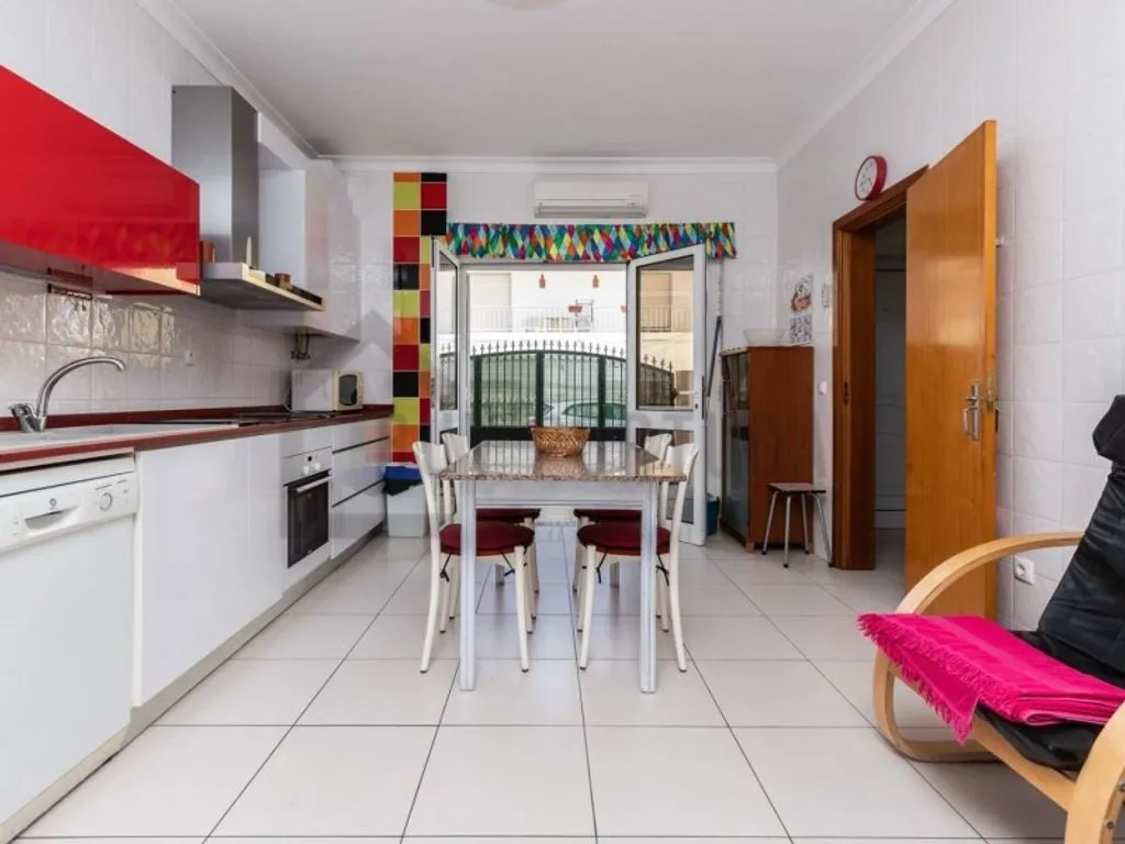Salle à manger - Villa with 7 Apartments in Manta Rota