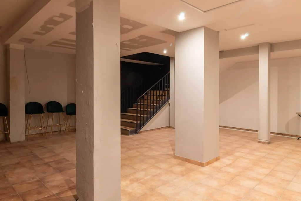 Stanze - Commercial Space with Hostelry License in Moratalaz