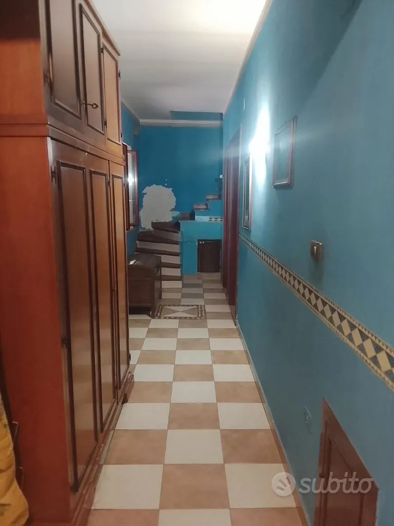 Esik - Three-Bedroom Apartment with Balcony in Via Rivocati