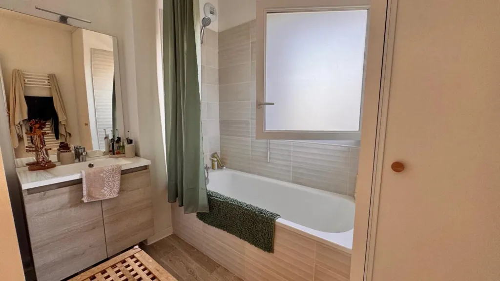 Salles de bain - Appartement Triplex avec Terrasse en Centre-Ville