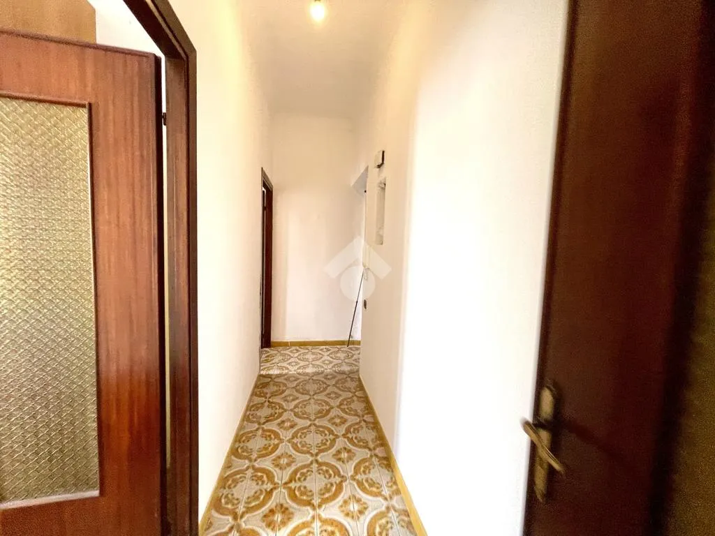 Esik - 4-Room Apartment with Balcony in Oneglia