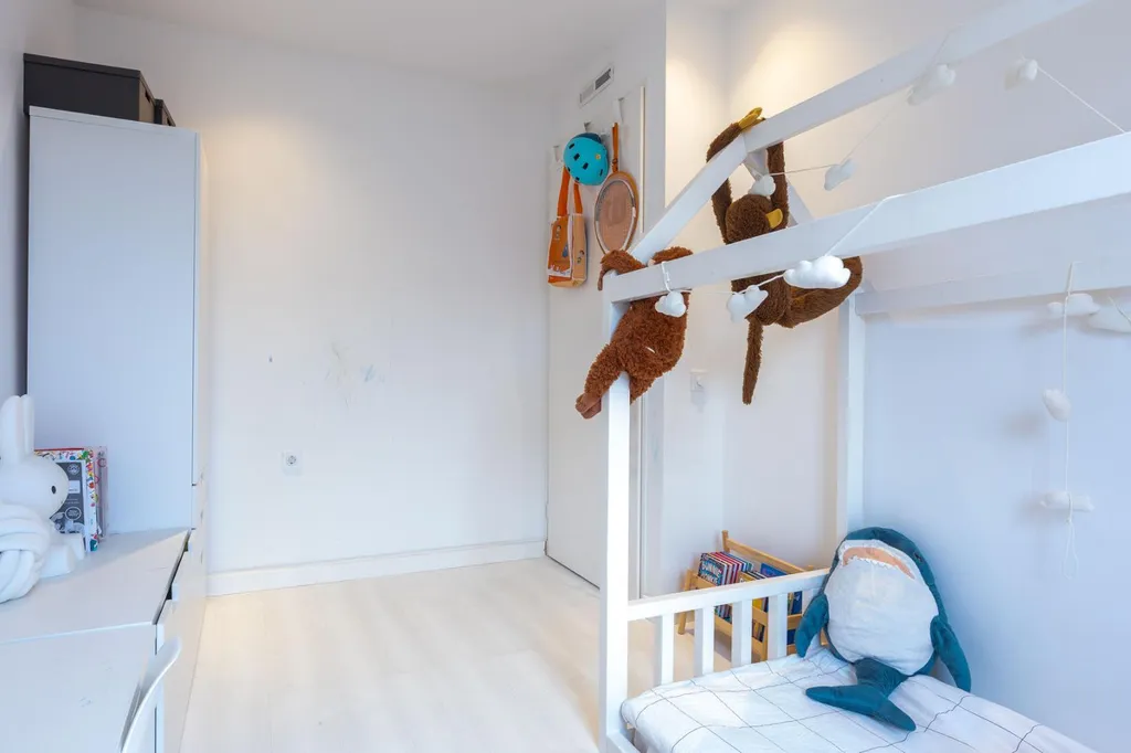6-room house in Zwaag
