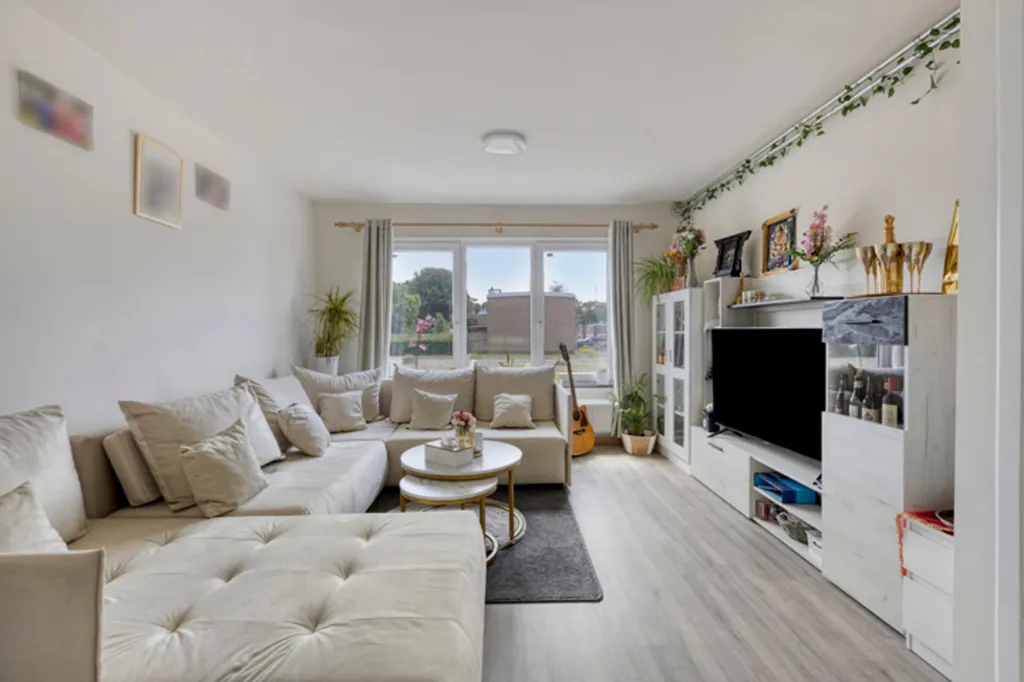 Elutuba - Ready-to-Move House with Garage in Aarschot