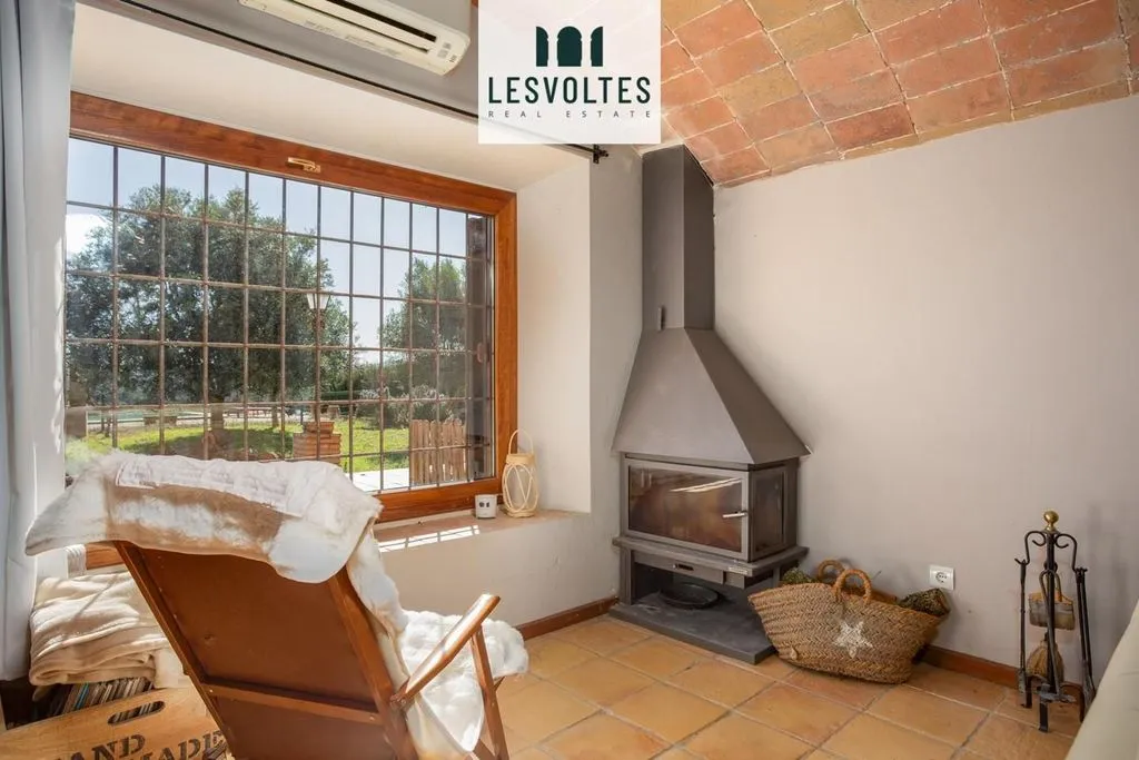Soggiorno - Refurbished Farmhouse with Pool in Corçà