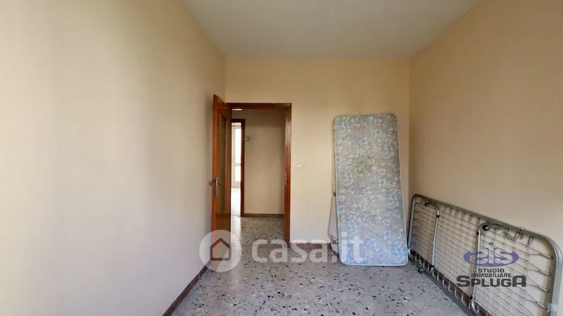 Chambres - Four-Bedroom Apartment in Talamona Centre