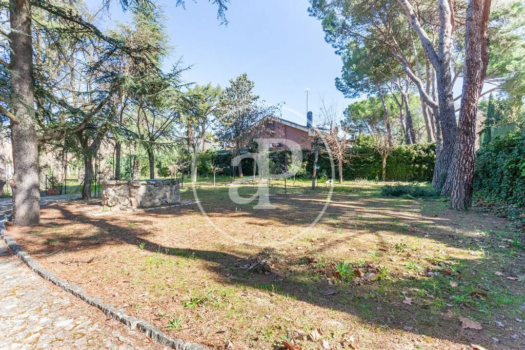 Giardino - Development Land in Torrelodones, Segregable Plots