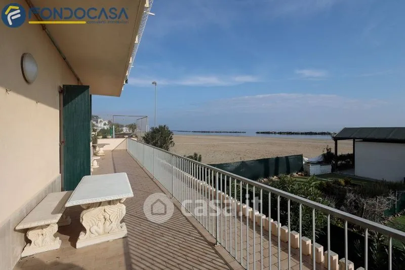 Rõdu - Beachfront Apartment with Terrace in Grottammare