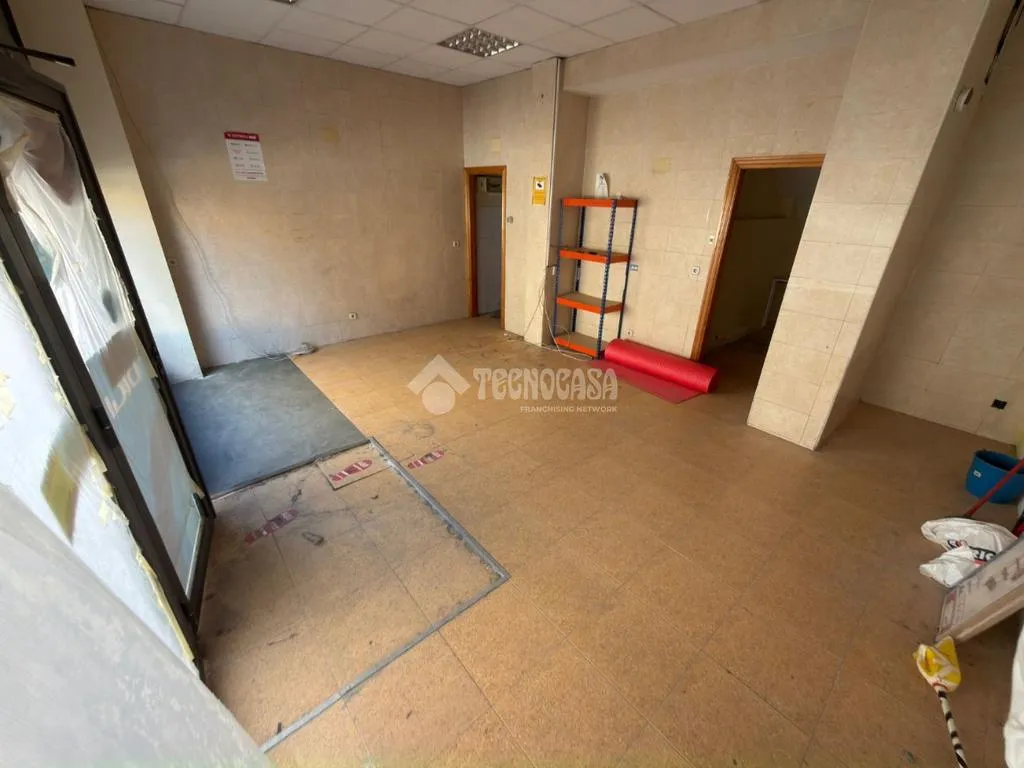 Toad - Commercial Unit with Future Green Views in Batán