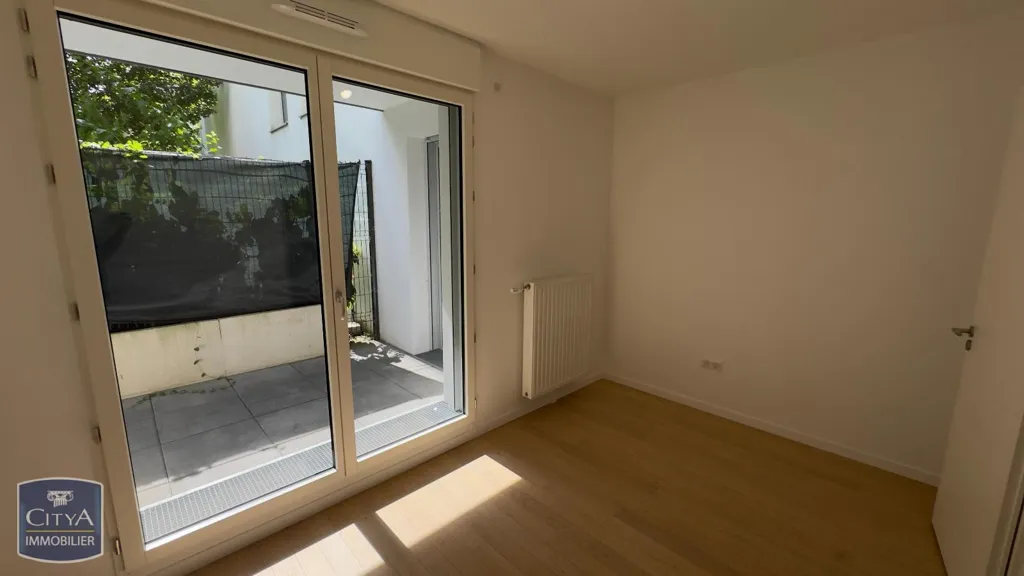 Toad - Modern Apartment with Parking in Rueil-Malmaison