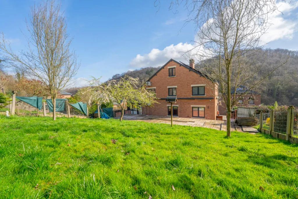 Aed - House with Terrace in Malonne, Namur