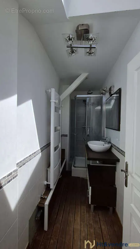 Bagni - Duplex Apartment with South-Facing Loggia in Hyères