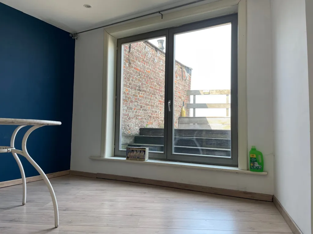 Söögituba - Light-Filled Flat with Terrace in Gent