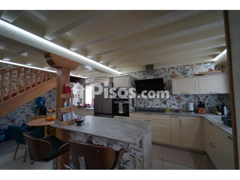 Cuisine - Chalet with Traditional Architecture in Cudón