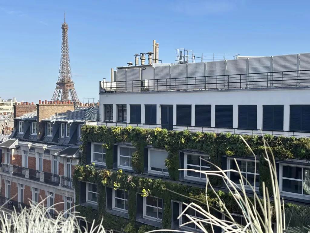 Rõdu - Duplex with Eiffel Tower View in Paris 16th