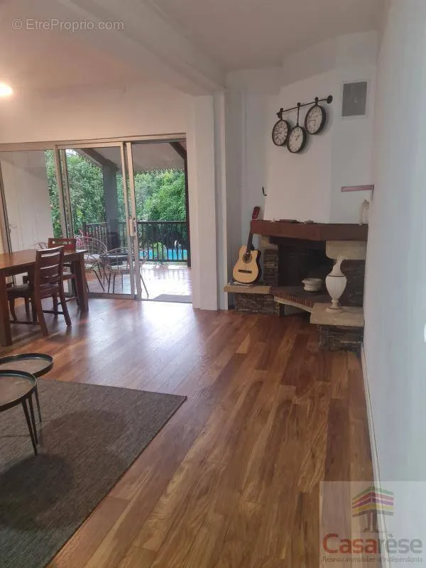 Living Room - Exceptional Property Ensemble with Pool in L'Entre-Deux