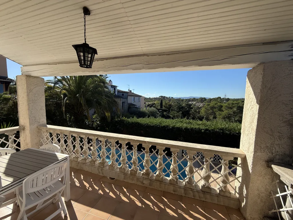 Terrasse - Villa avec Piscine sur Valescure à Saint-Raphaël
