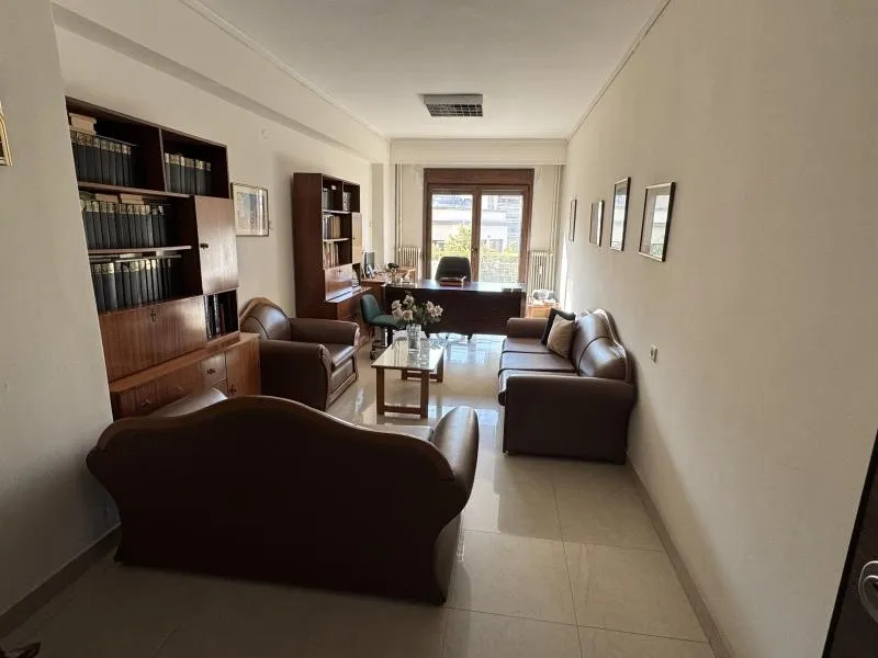 Elutuba - Office Space with City View in Serres Centre