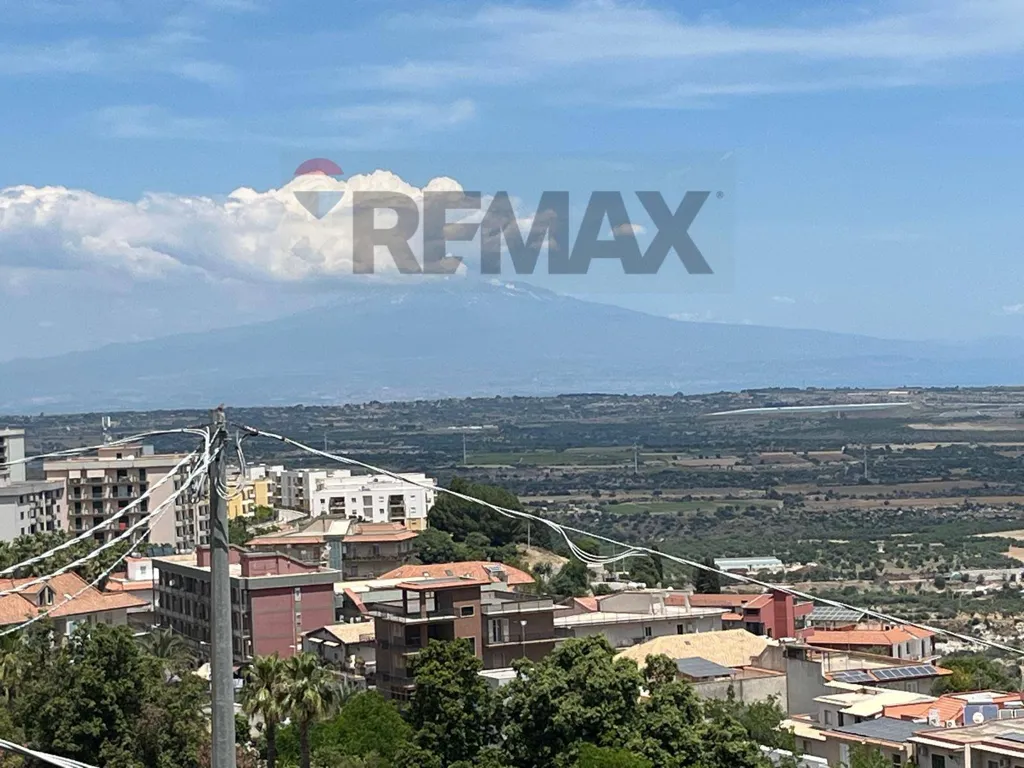 Semi-Independent House with Etna View in Melilli