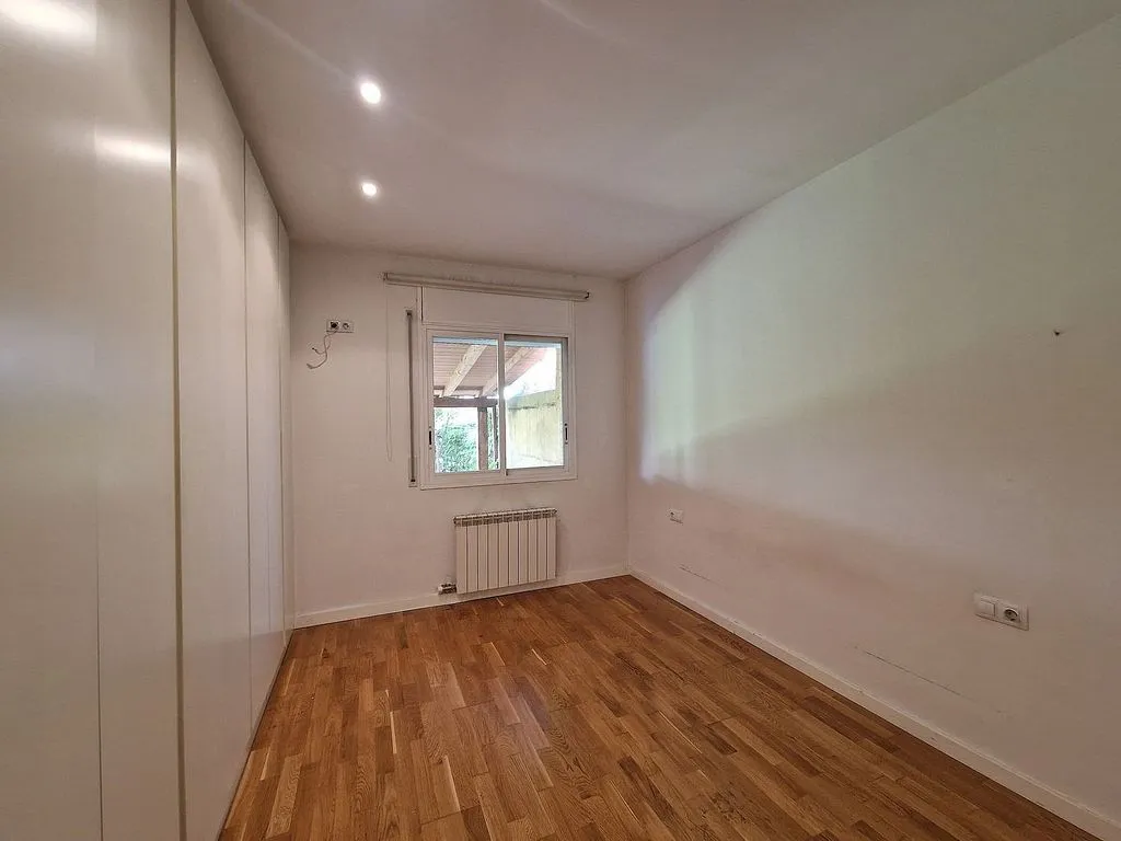 Pièces - Modern Ground Floor Flat with Garden in Montilivi