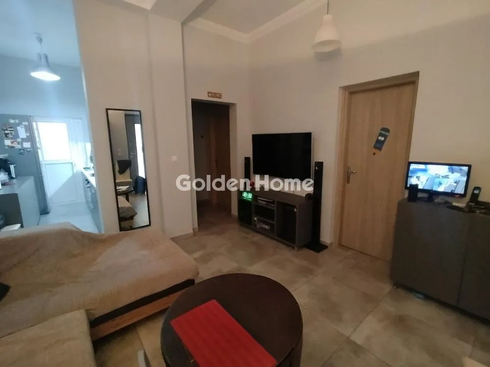 Séjour - Modernised Flat with Balcony in Moschato Centre