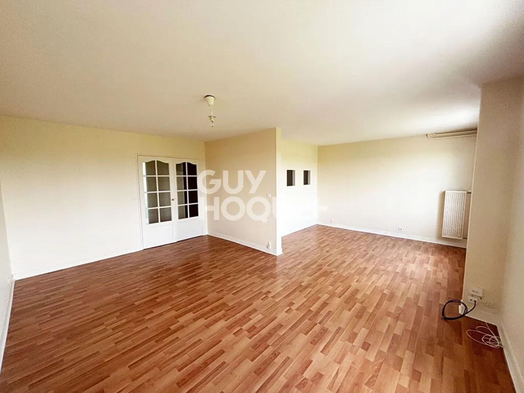 Séjour - Appartement Lumineux avec Parking à Tours