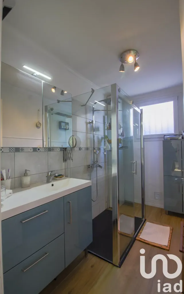 Bathrooms - Individual House with Garden View in Cagnes-sur-Mer