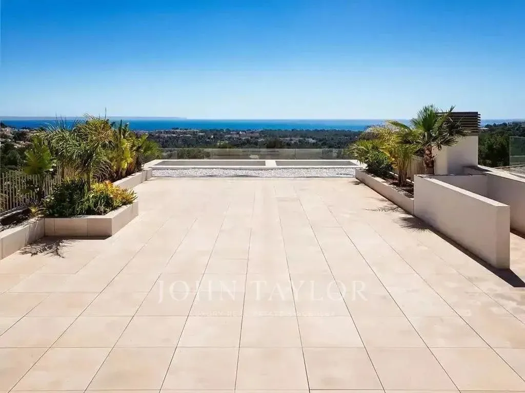 Terrasse - Luxury Villa with Sea View in Bendinat