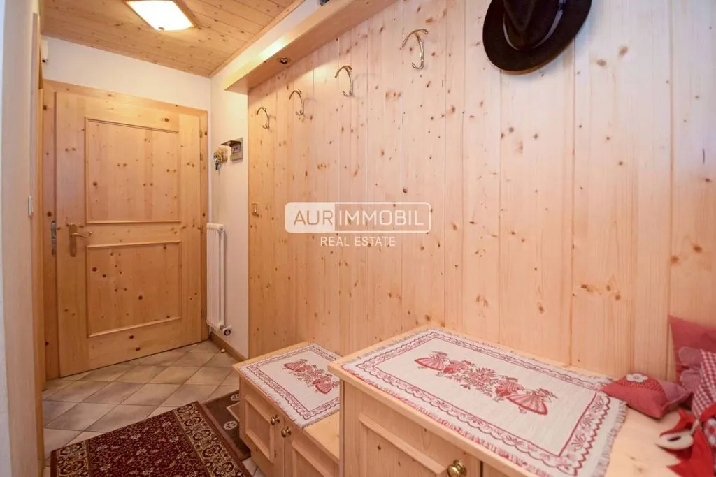 Esik - Luxury Flat with Balcony in Innichen