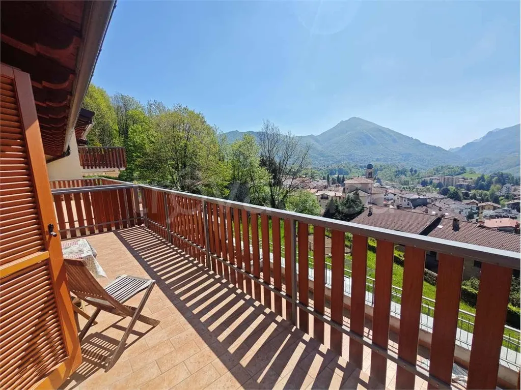 Balcon - Alpine-Style Apartment with Terraces in Barzio