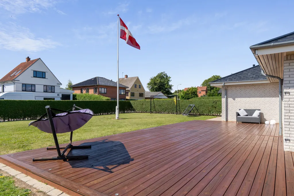 Giardino - Renovated Villa with Terrace in Humble