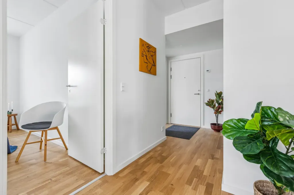 Esik - 3-Bed Flat with Balcony in Odense