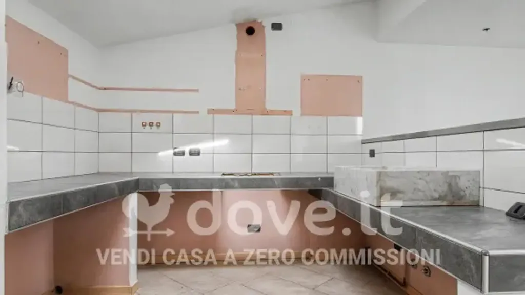 Köök - Rustic-Style Flat with Terrace in Bonate Sopra