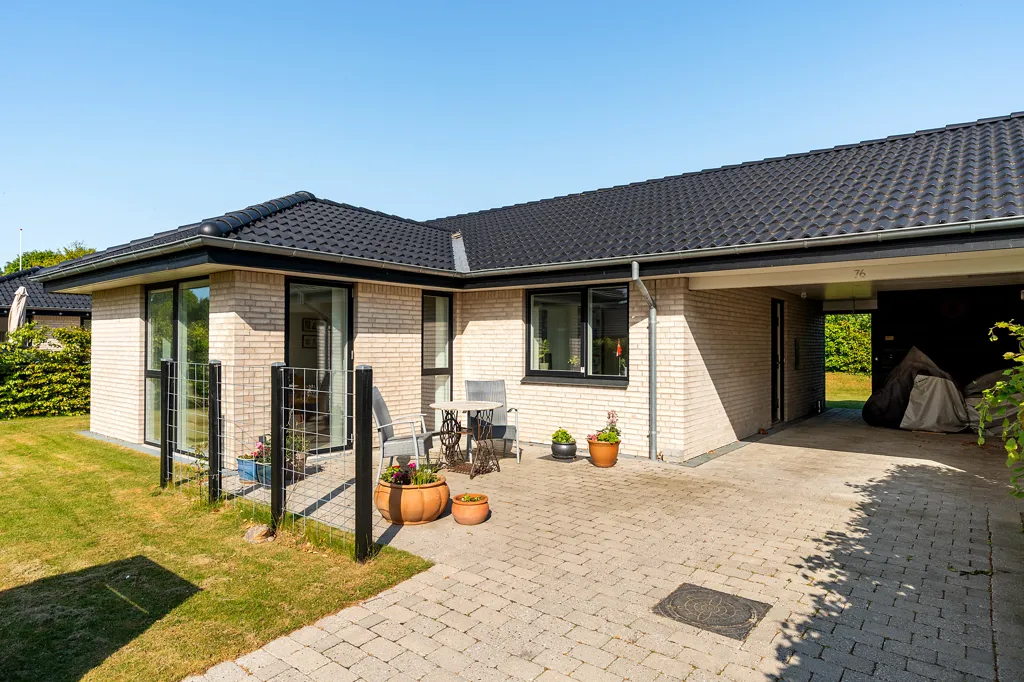 Exterior - Modern Rowhouse with Garden in Ålsgårde