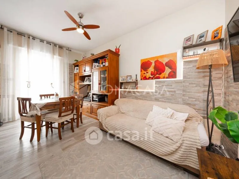 Séjour - Trilocale with Balcony in Bologna