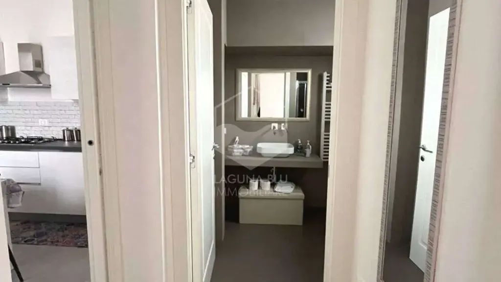 Vannitoad - Modern Apartment with Balcony in Marsala
