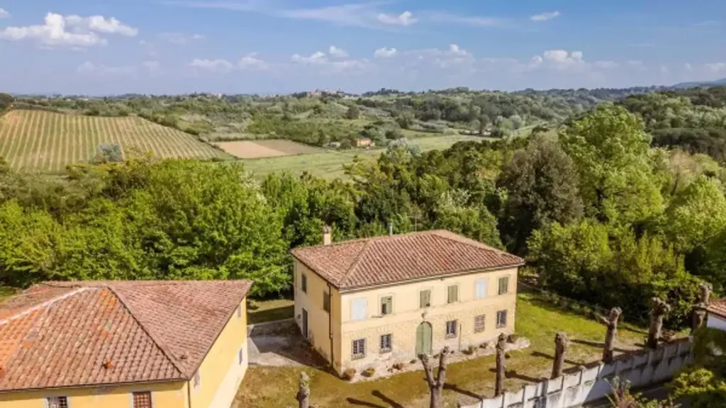Õhuvaade - Historic Rustico with Private Chapel in Crespina Lorenzana