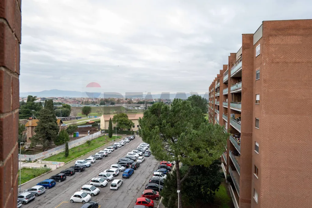 Balcon - Bright Apartment with Balcony in Rome