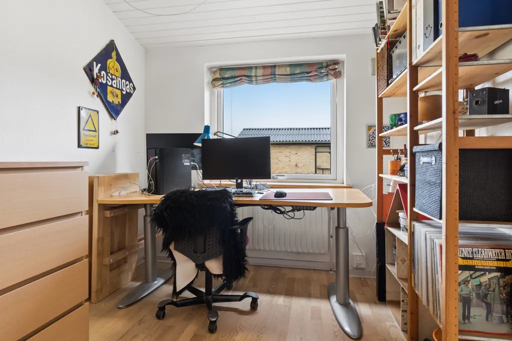 Bureau - Villa with Garden in Holstebro