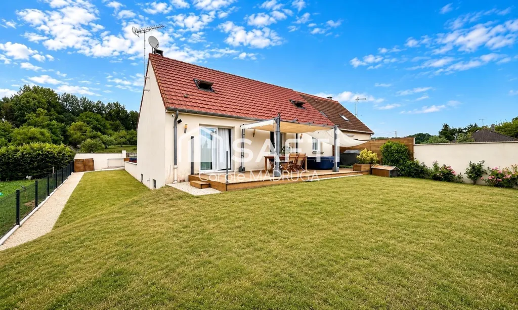 Aed - Contemporary House with Garden in Œuilly