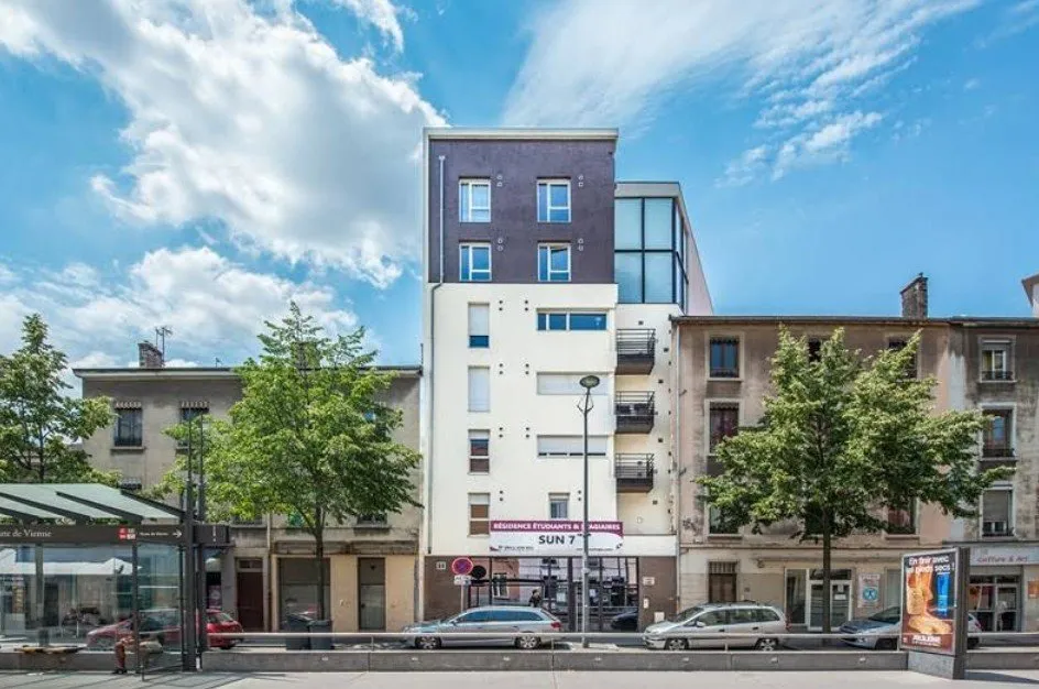Esterno - Student Residence with Balcony in Lyon 7