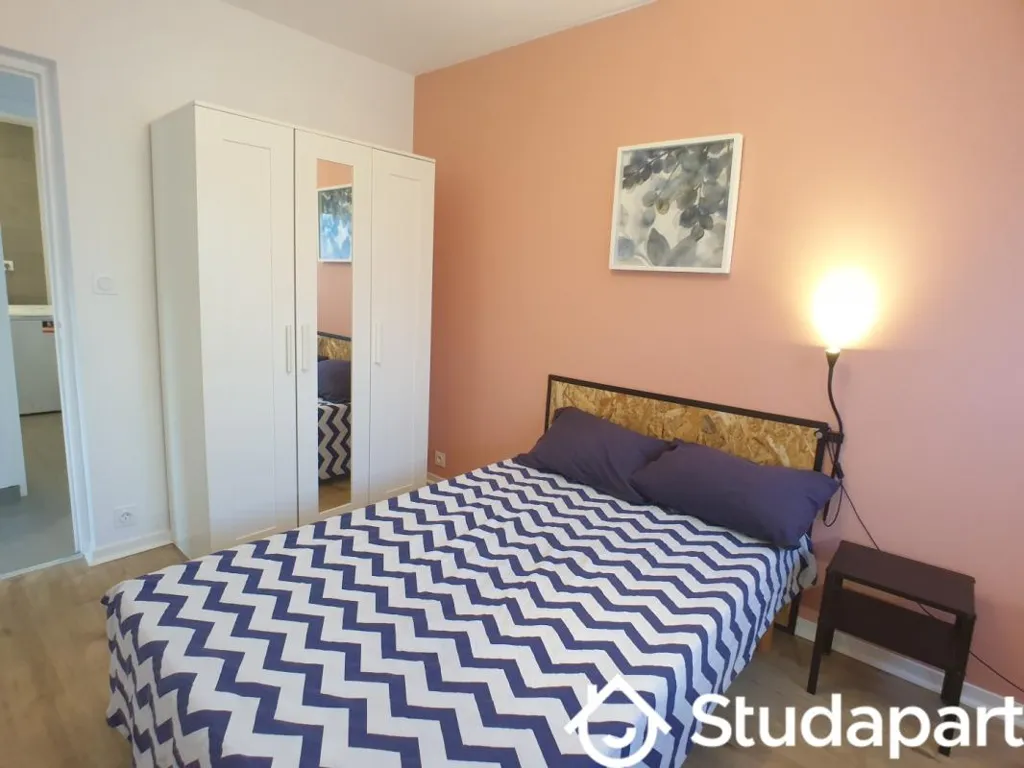Magamistoad - Shared Flat with South-Facing Balcony in Grenoble