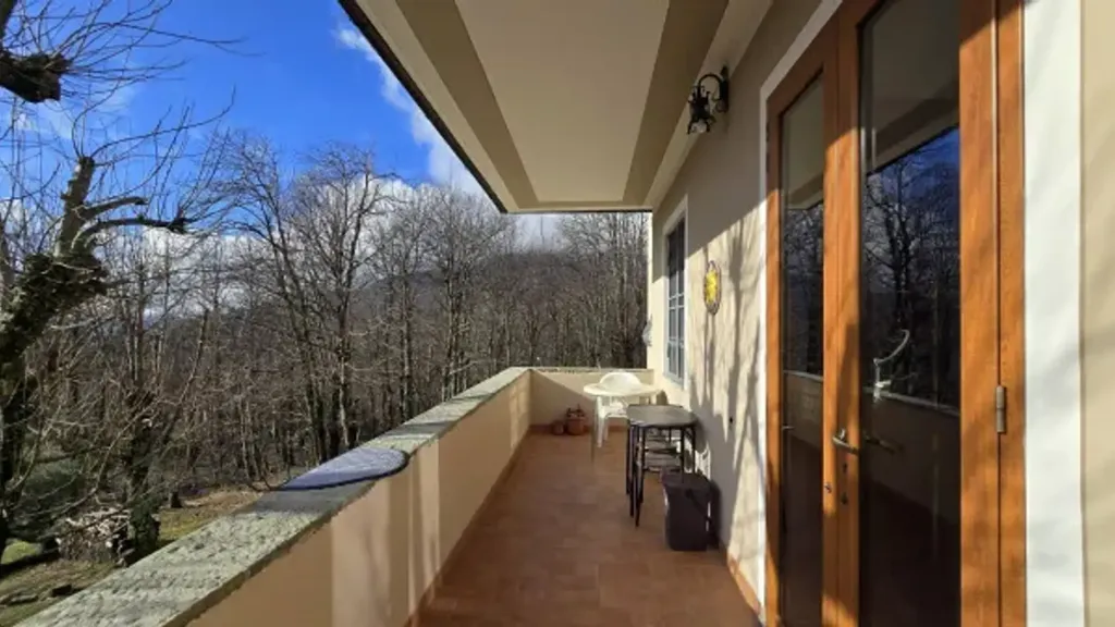 Rõdu - Rustic Villa with Panoramic View near Bagni di Lucca