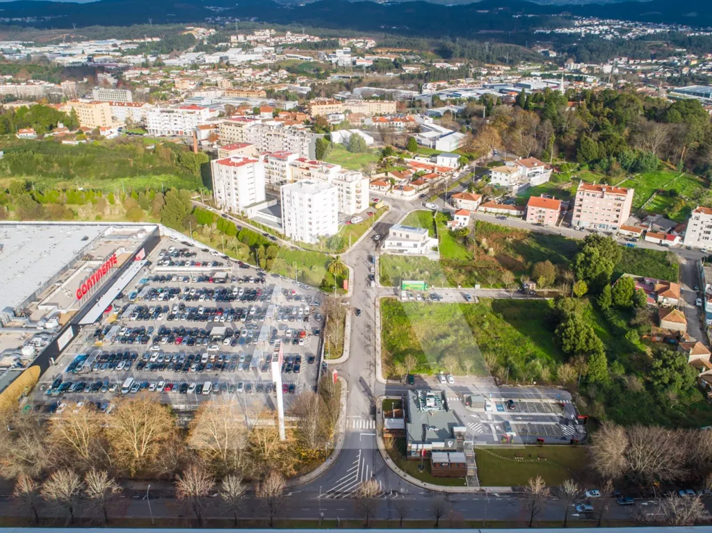 Vue aérienne - Construction Plot with Central Location in São João da Madeira